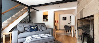 Riverside cottage on the edge of the Peak District