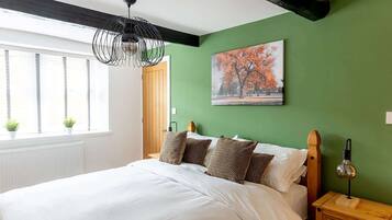 1 bedroom, iron/ironing board, travel cot, WiFi