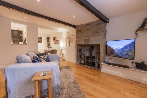 Riverside cottage on the edge of the Peak District