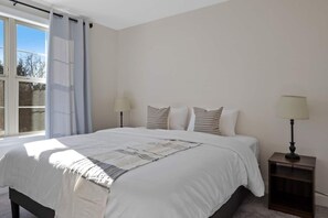 3 bedrooms, iron/ironing board, free WiFi, bed sheets