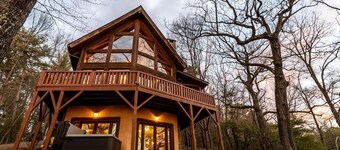 Bobcat Retreat-Open for Bookings! Hot Tub, Private Retreat, WIFI