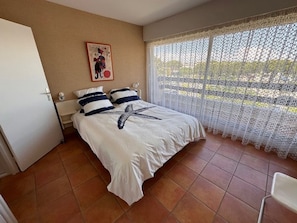 2 bedrooms