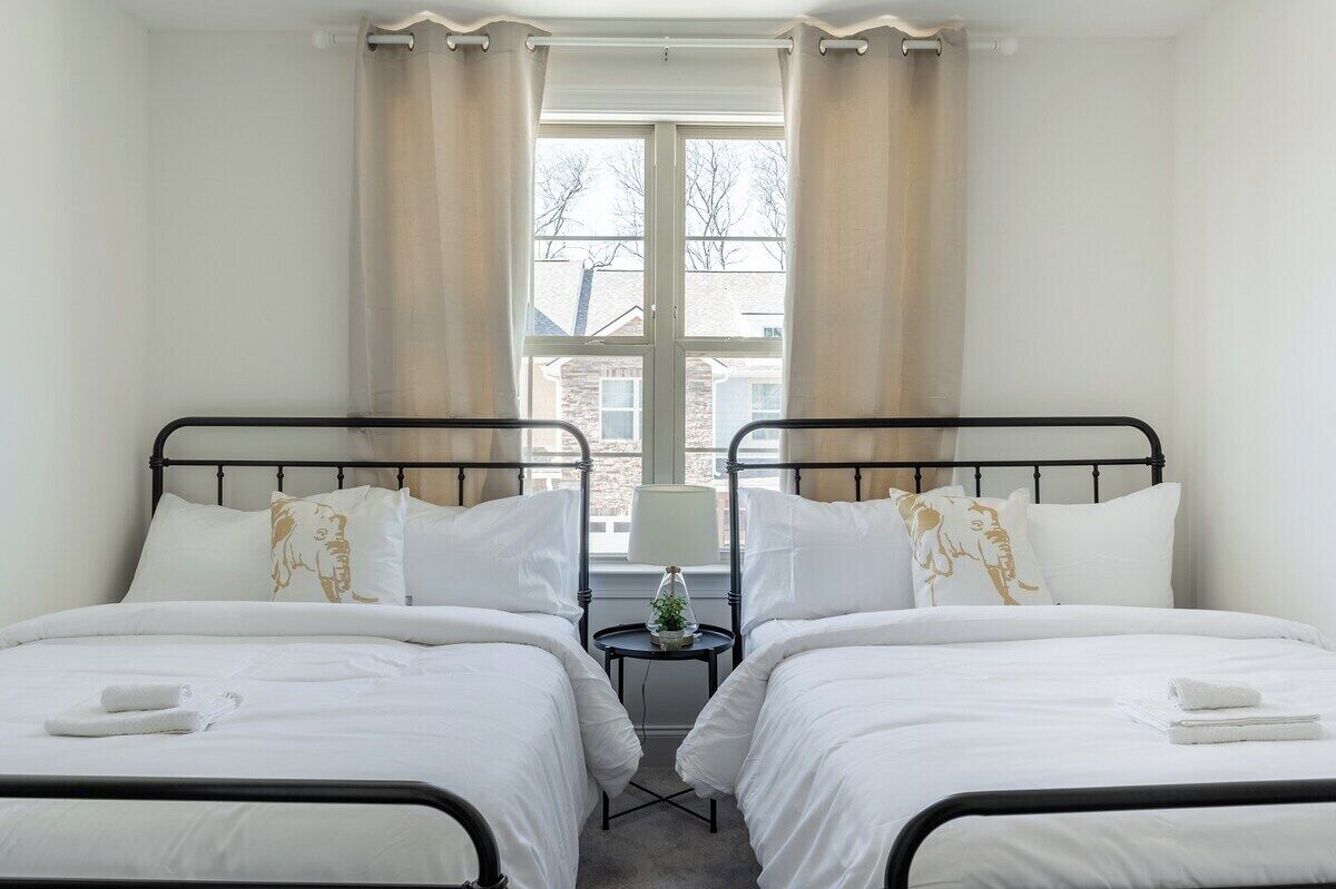 3 slaapkamers, een strijkplank/strijkijzer, gratis wifi, beddengoed