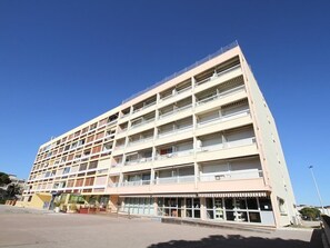 Exterior - Comfortable studio with closed loggia, 29m², wifi (Balaruc-les-Bains)