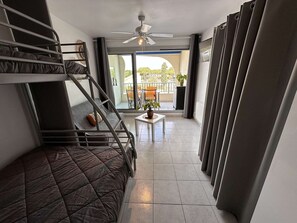 TV - Charming Studio for 4 with Pool, Terrace, and Parking - 200m from Beach (Le Grau-du-Roi)