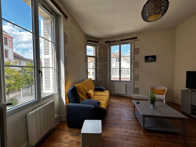 City Center 1BR Apartment in La Roche-Posay