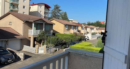 Grande maison Ă 30minutes de Lyon de 13 Ă 15personnes.
