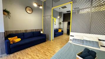 1 slaapkamer, een strijkplank/strijkijzer, gratis wifi, beddengoed