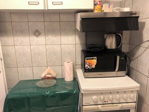 Apartment | Private kitchen | Fridge, microwave, oven, stovetop - Athens Central Apartment With 2 Bedrooms (Athens)