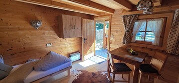 基础小屋 | 免费 WiFi、床单