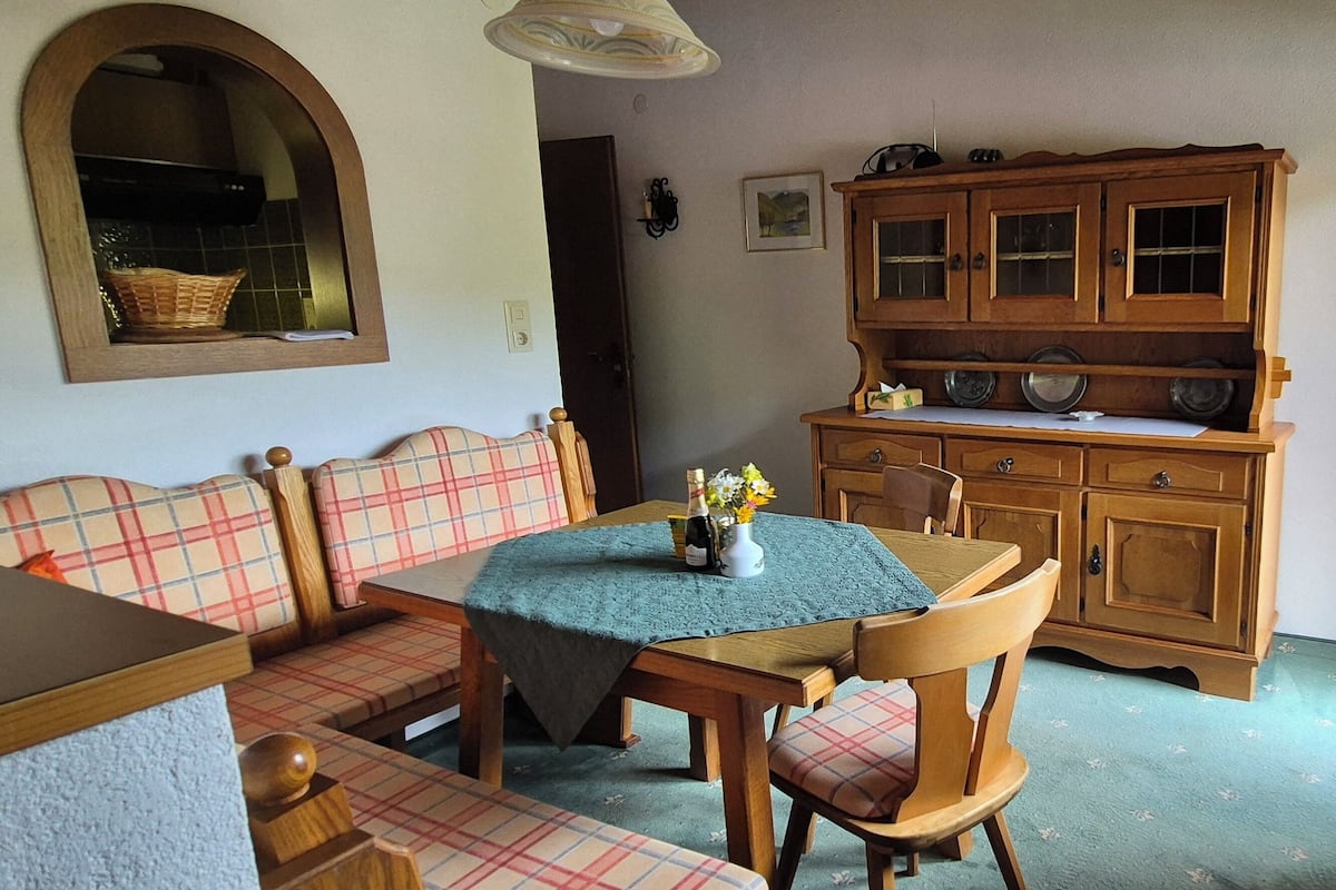 Comfort Apartment, 2 Bedrooms, Mountain View | Living area