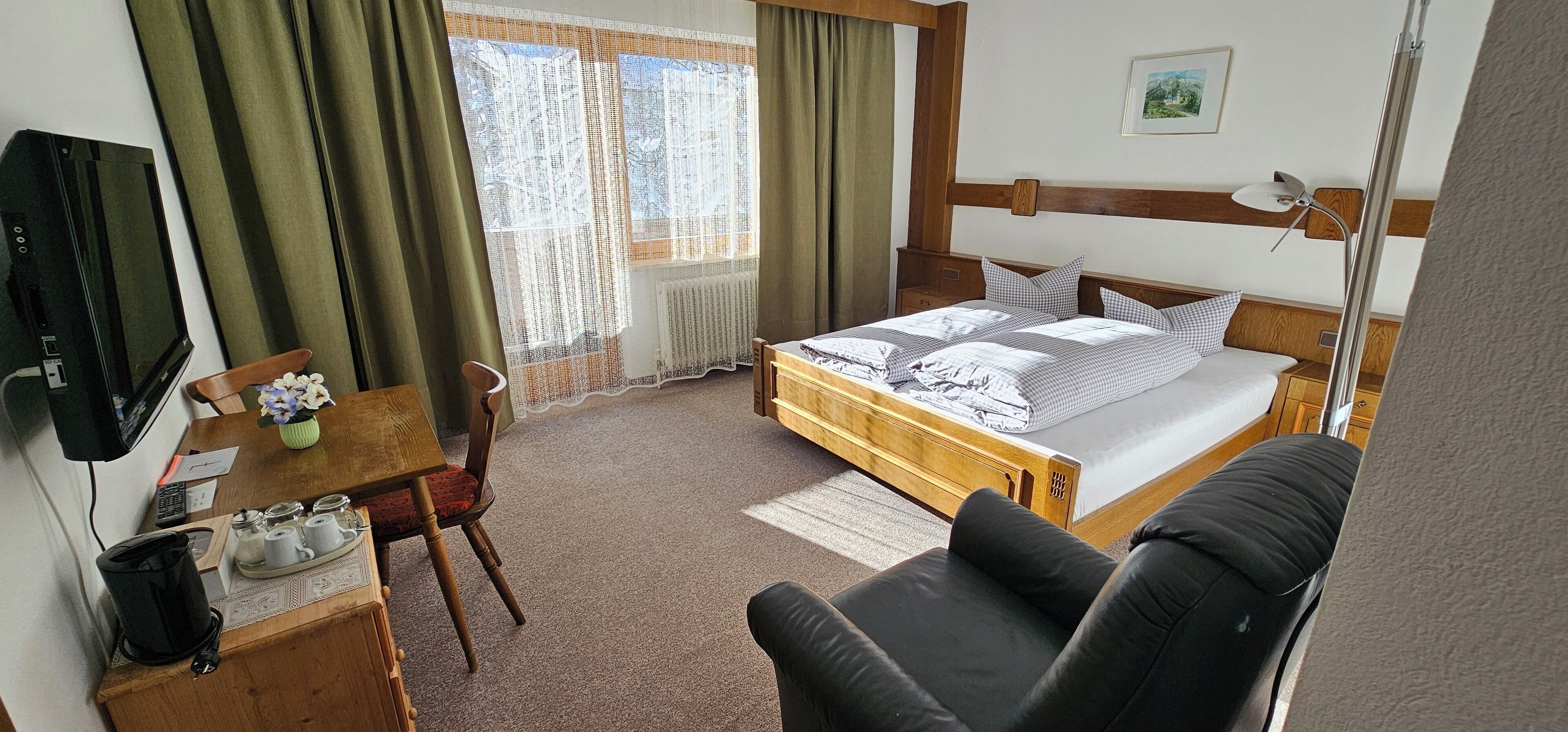 Chambre Double, balcon, vue montagne | Wi-Fi gratuit, draps fournis