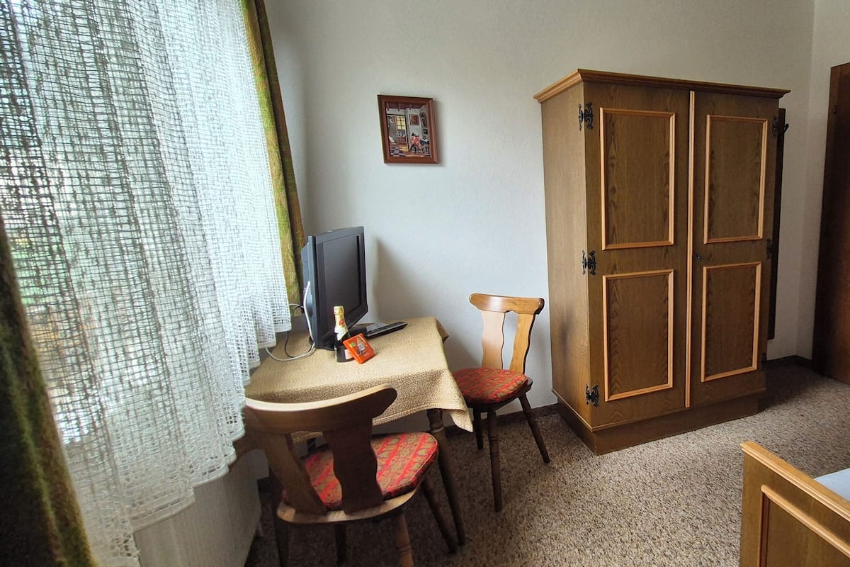 Basic Single Room, Mountain View