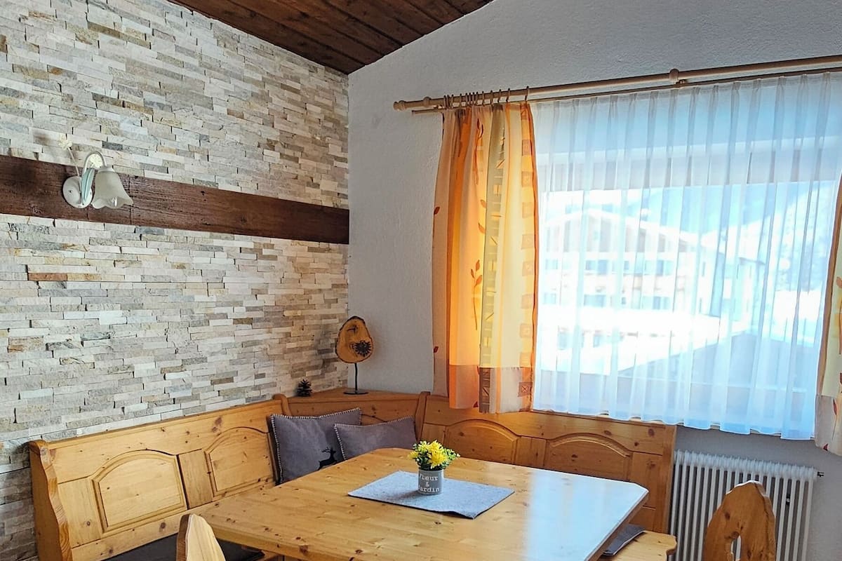 Comfort Apartment, 1 Bedroom, Mountain View | WiFi (free), bed sheets