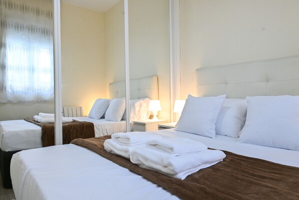 1 habitación, tabla de planchar con plancha y wifi gratis 