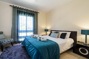 2 slaapkamers, een strijkplank/strijkijzer, gratis wifi, beddengoed