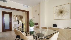 Dining - Vilamoura  Vila Sol Golf II (S49) (Vilamoura)