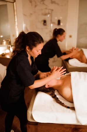 Couples treatment rooms, body treatments, body scrubs, facials, massages