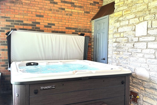 6 person hot tub