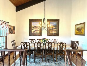 Dining - Beautiful, spacious, country home.  Close to The Ark!  Hot-Tub! Pet-Friendly! (DeMossville)