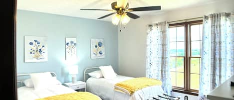 4 bedrooms, iron/ironing board, free WiFi, bed sheets