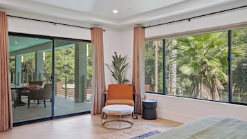 7 bedrooms, free WiFi, bed sheets