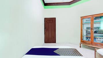 Basic Room | Bed sheets