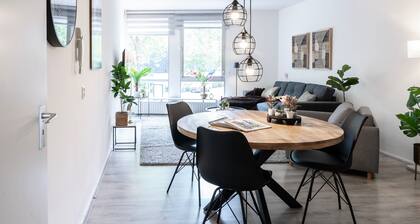 5 places to sleep, great location, large balcony, best street in town
