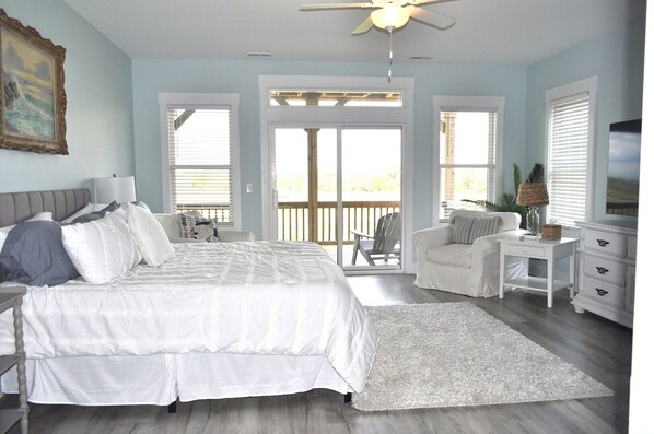 3 bedrooms, free WiFi, bed sheets - Sunset Bay - A Luxurious Island Getaway - New to the Rental Market (Surf City)