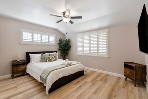 4 habitaciones, tabla de planchar con plancha, cuna de viaje y wifi 