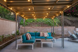 Terrace/patio - Blue Lagoon | Pool | Games | Close to DT (Montebello)