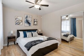 4 habitaciones, tabla de planchar con plancha, cuna de viaje y wifi 