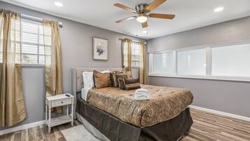 3 makuuhuonetta, silitysrauta/-lauta, ilmainen Wi-Fi, vuodevaatteet