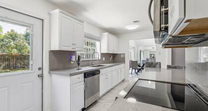 Spacious 3BR Villa in Miami with Fenced Backyard