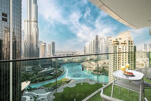 Stunning Burj Khalifa & Fountain view from balcony - New 4BR Penthouse |Burj Khalifa View |Opera Grand (Dubai)