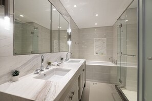 Clean, glass shower enclosure - New 4BR Penthouse |Burj Khalifa View |Opera Grand (Dubai)