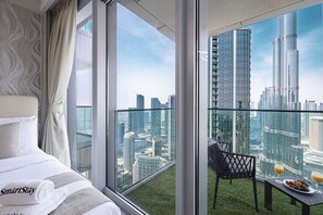 Desk, iron/ironing board, travel cot, WiFi