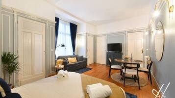 1 slaapkamer, een strijkplank/strijkijzer, gratis wifi, beddengoed