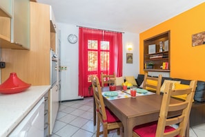 Apartment | Living area | TV