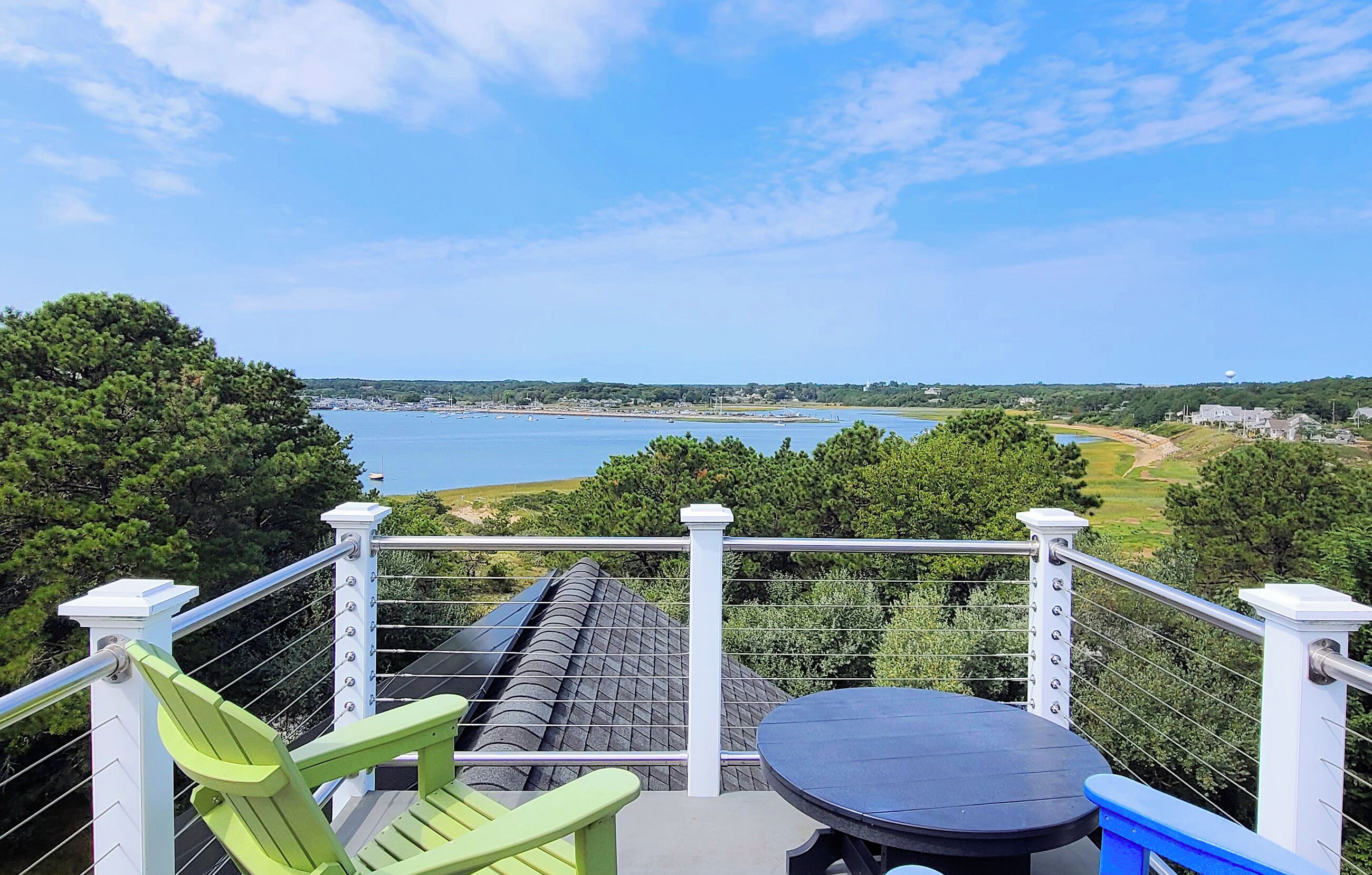Multi-level 3BD+ Contemporary--Central A/C, Rooftop Deck, Awesome Harbor Views