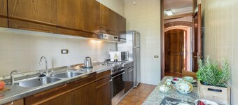 Casa Martina, Piazza Delle Erbe, San Gimignano