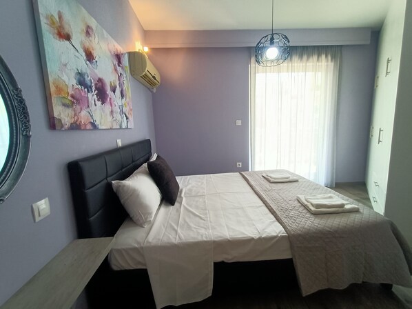 2 habitaciones, tabla de planchar con plancha, wifi y ropa de cama 