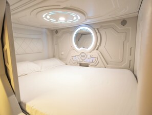 Room | Free WiFi, bed sheets - Just Hostel Capsules (Alicante)