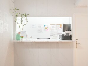 Reception - Just Hostel Capsules (Alicante)
