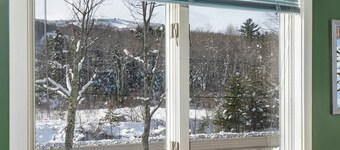 Mountaineer Retreat | Walk to the Lifts @ Mt.Snow!