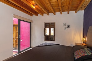 Design House | 5 bedrooms, iron/ironing board, free WiFi, bed sheets
