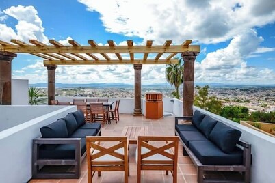 LUXO Casa en San Miguel de Allende Centro con Vistas Panorámicas