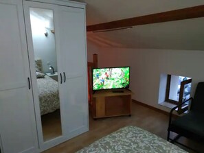 1 soverom, strykejern/-brett, wi-fi og sengetøy