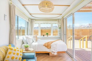 Desk, iron/ironing board, travel cot, free WiFi - The Art Of The Desert
♡unique 5☆ private!♡pool♡spa (Joshua Tree)