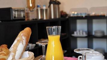Daily buffet breakfast (EUR 8.50 per person)